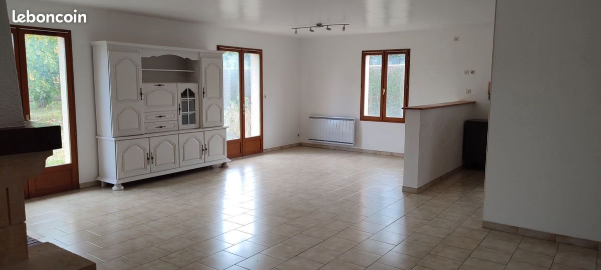 Maison à louer, 124m², Saint-Julien-l'Ars