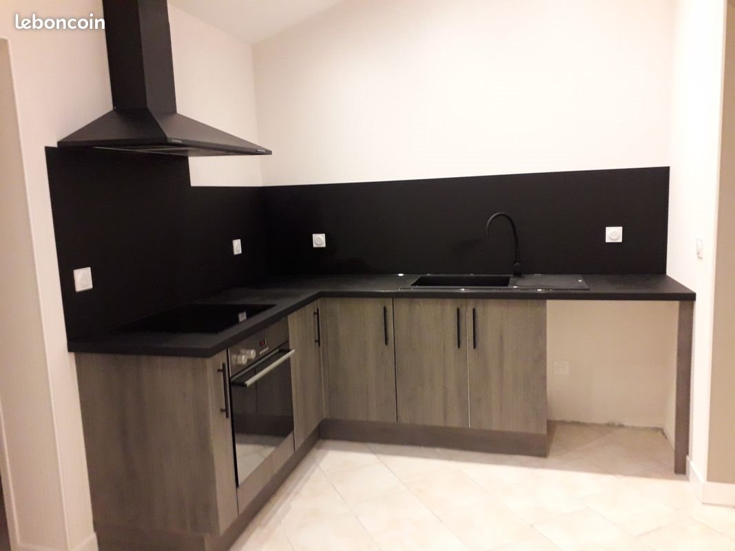 Maison à louer, 150m², Grézac