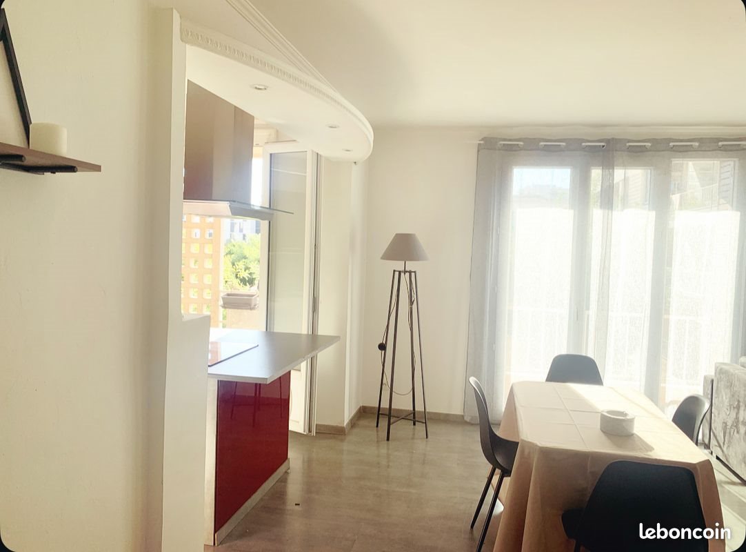 Appartement à louer, 65m², Nîmes
