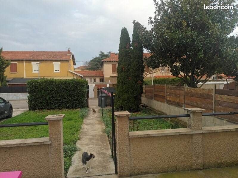 Maison à louer, 67m², Roussillon