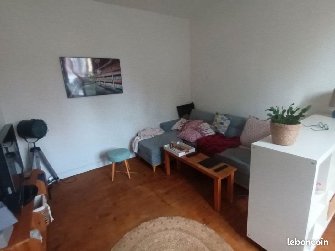 Maison à louer, 67m², Roussillon