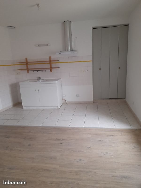 Appartement à louer, 66m², Calvisson