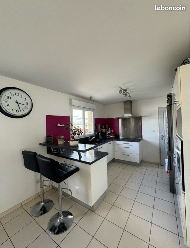 Maison à louer, 95m², Nivolas-Vermelle