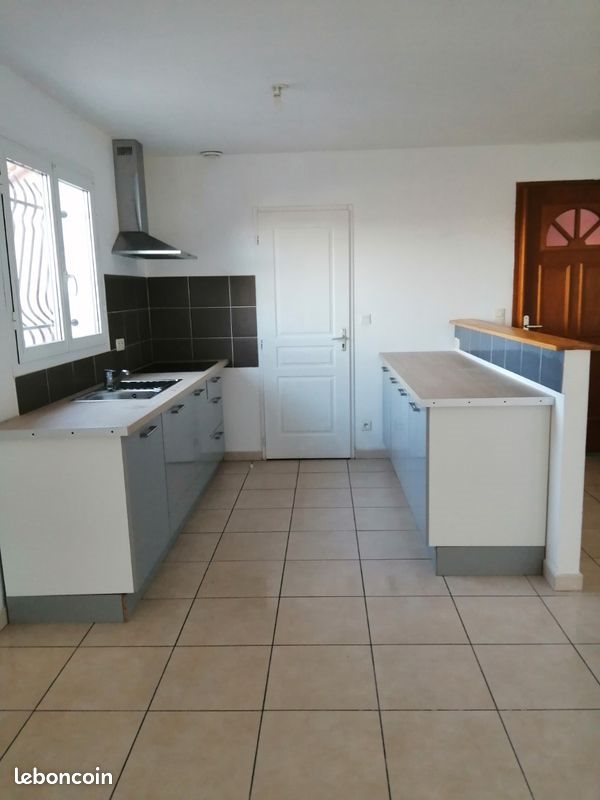Maison à louer, 93m², Faugères