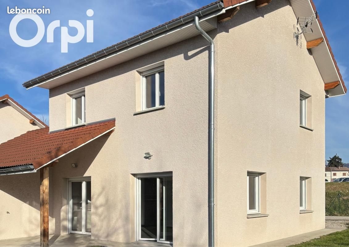 Maison à louer, 99m², Charnècles