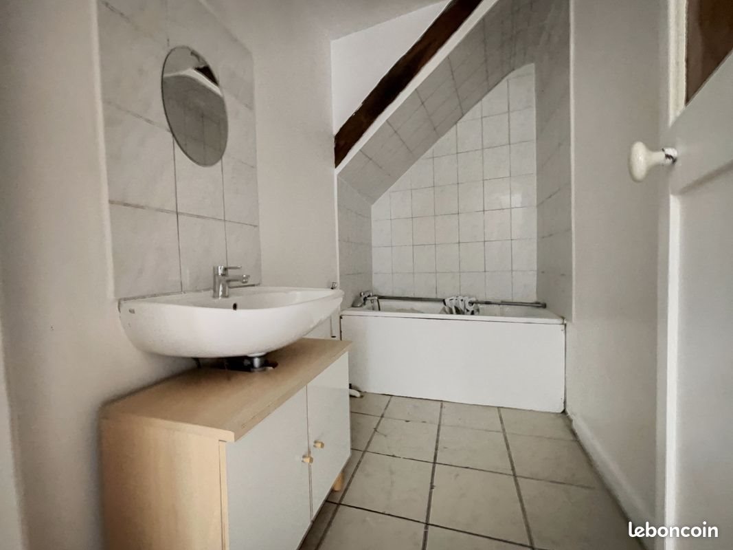 Appartement à louer, 73m², Marines