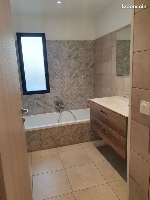 Appartement à louer, 72m², Furiani