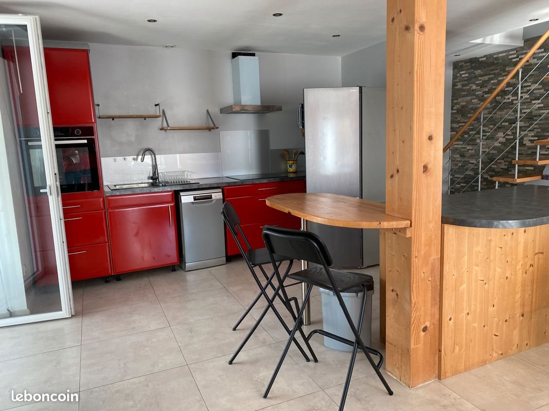 Appartement à louer, 110m², Izier