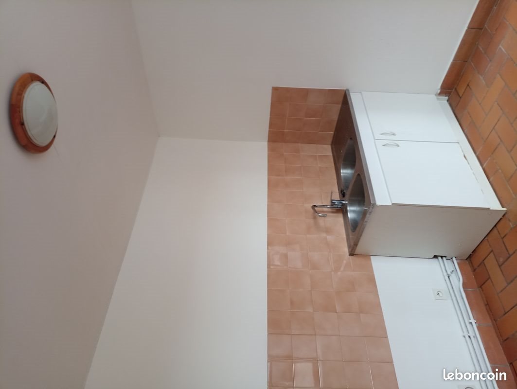 Appartement à louer, 45m², Montel-de-Gelat
