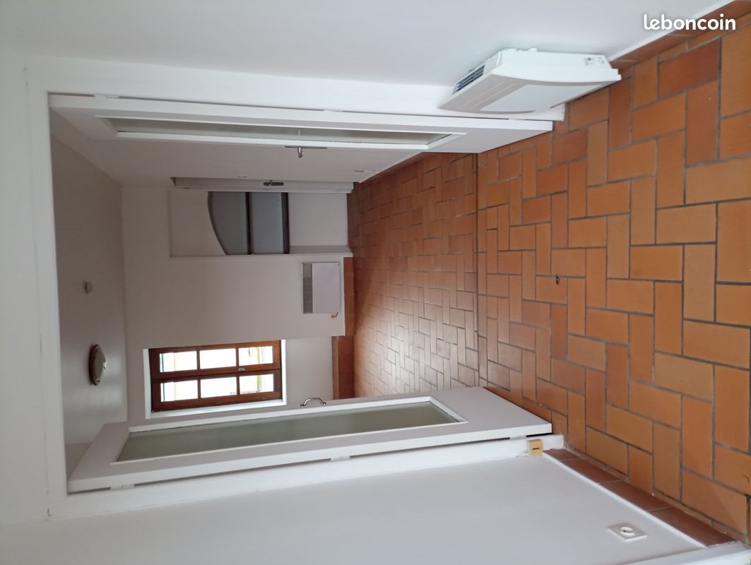 Appartement à louer, 45m², Montel-de-Gelat