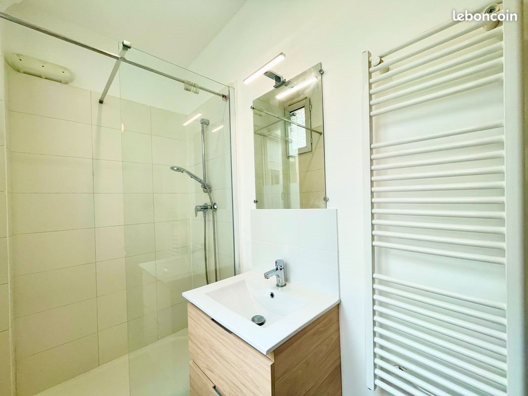 Appartement à louer, 24m², Paris 18ème