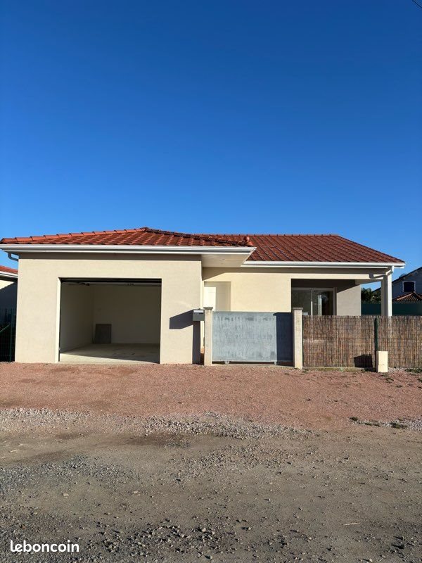 Maison à louer, 110m², Biozat