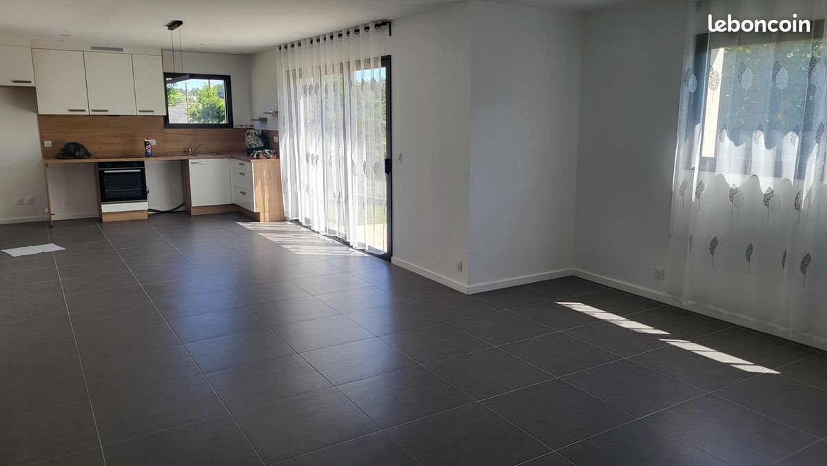 Maison à louer, 130m², Saint-Quay-Perros