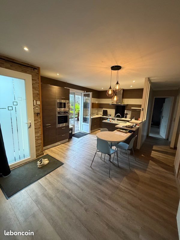 Maison à louer, 90m², Briouze