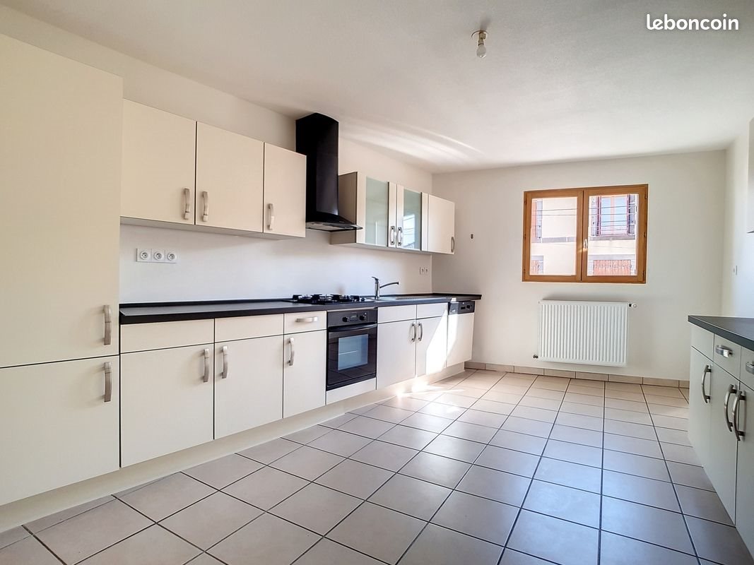Appartement à louer, 133m², Cébazat