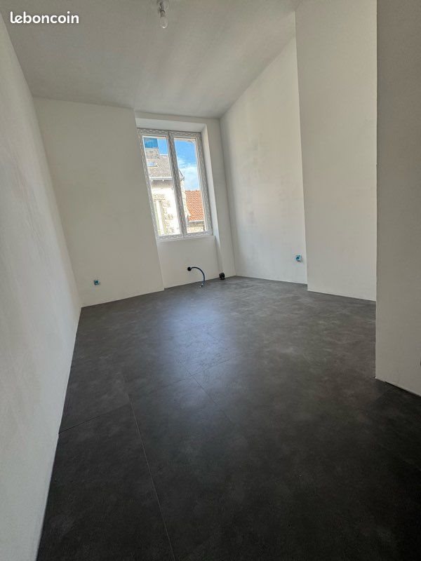 Maison à louer, 75m², Sardent