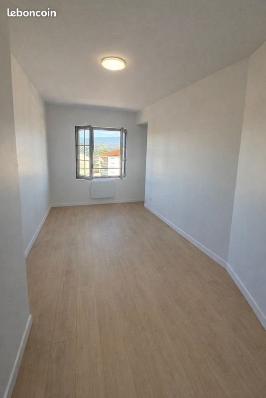 Appartement à louer, 55m², Roussillon