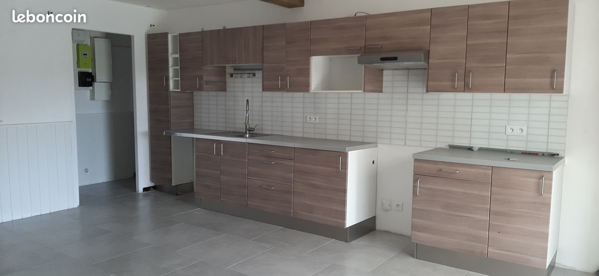 Maison à louer, 110m², Eyguières