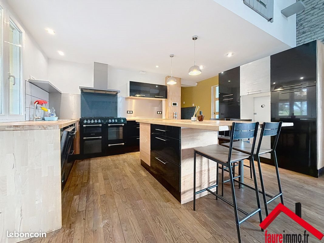 Maison à vendre, 177m², Saint-Bonnet-la-Rivière