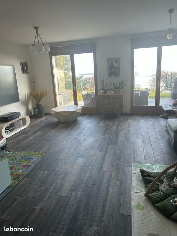 Maison à louer, 140m², Gex