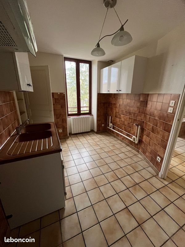 Appartement à louer, 70m², Brognon