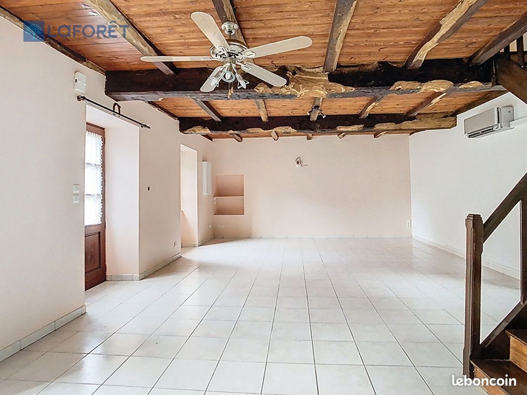 Maison à louer, 87m², Meslan