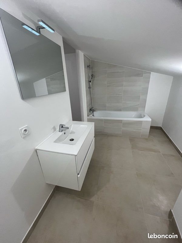 Appartement à louer, 35m², Nîmes