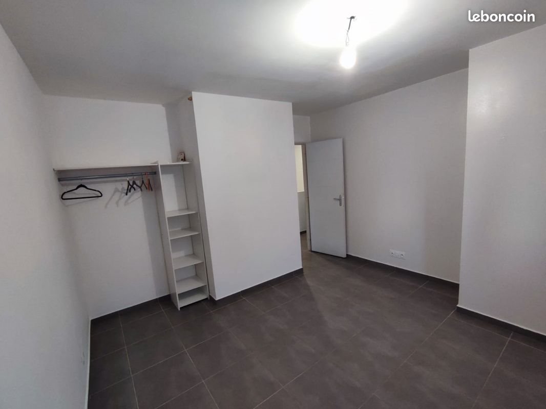 Maison à louer, 90m², Garons