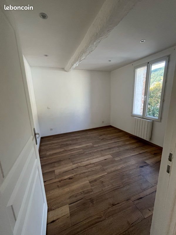 Appartement à louer, 77m², Saint-André-les-Alpes