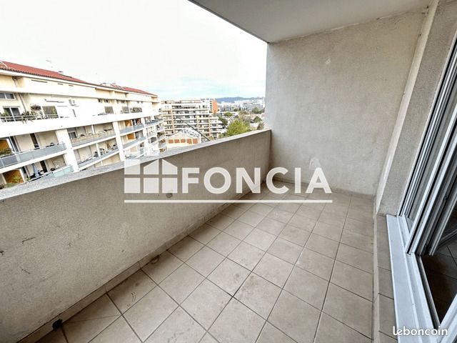 Appartement à louer, 64m², Marseille 8ème