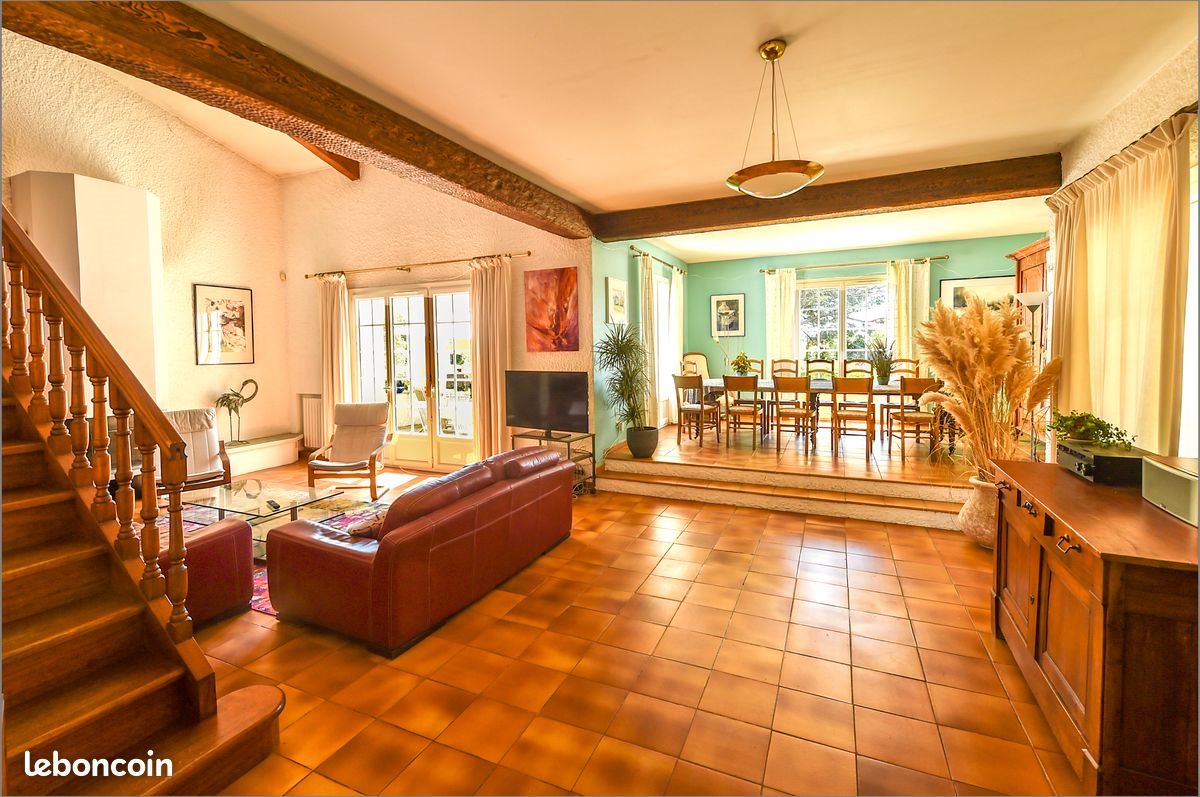 Maison à louer, 220m², Biguglia