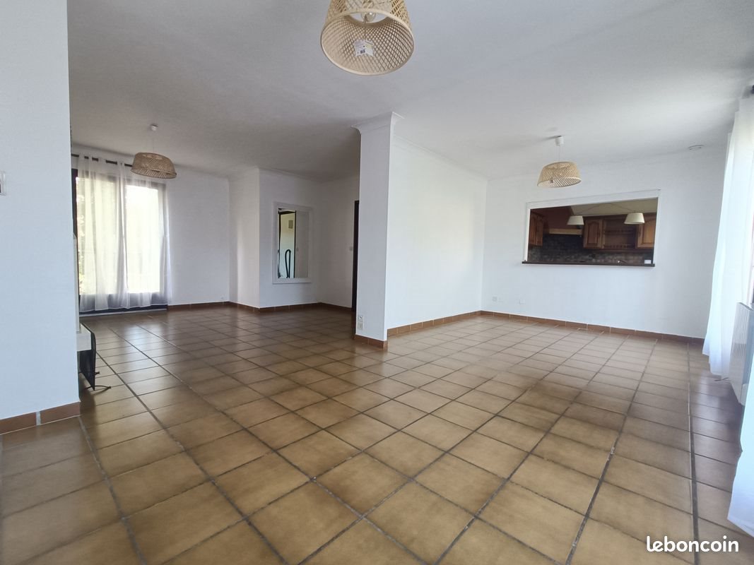 Maison à louer, 141m², Saint-Erblon