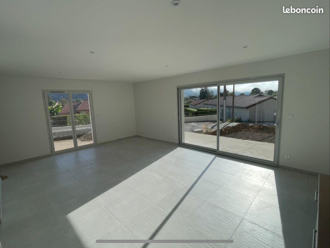 Maison à louer, 113m², Neuville-sur-Ain