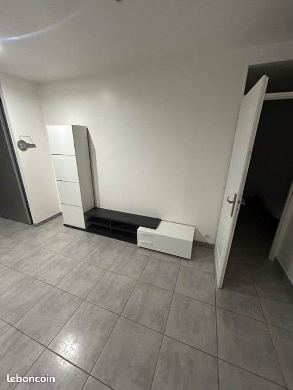 Appartement à louer, 45m², Joyeuse