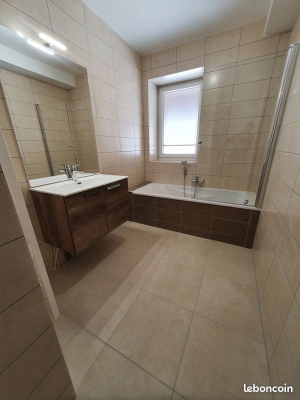 Maison à louer, 67m², Romans