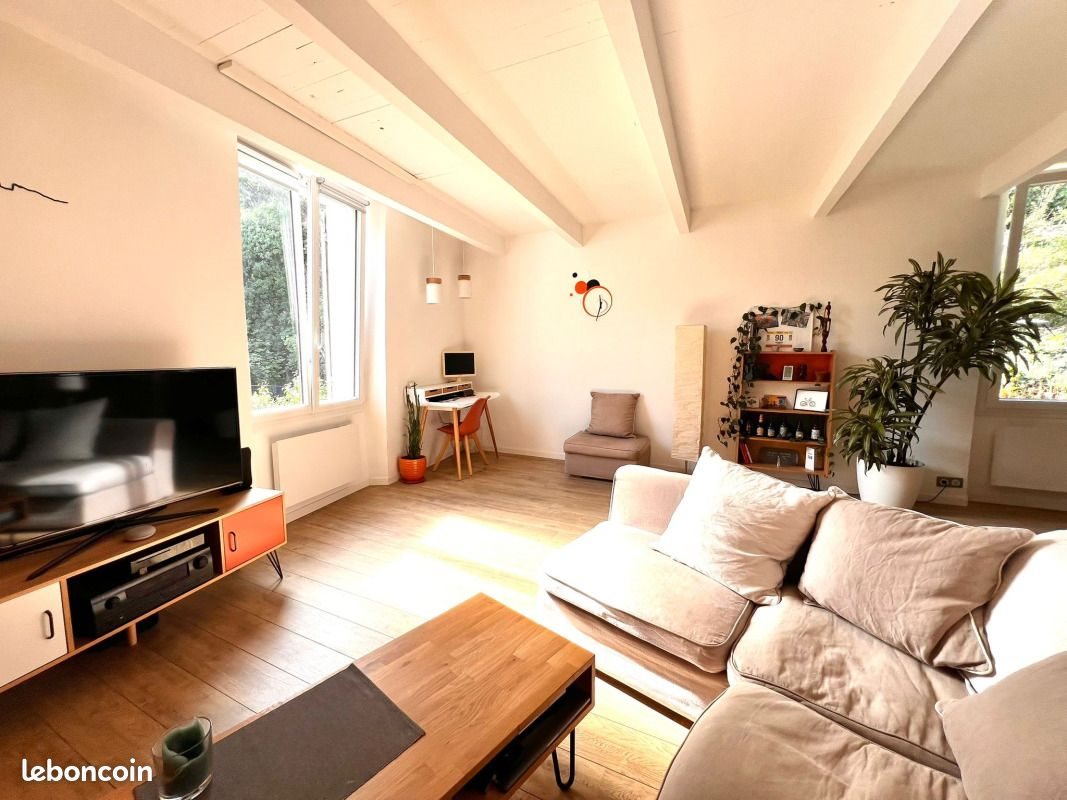 Appartement à louer, 45m², Simiane-Collongue