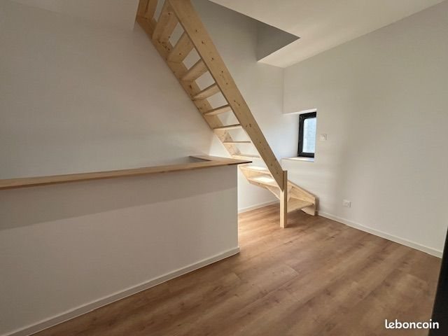 Maison à louer, 81m², Fontenay-le-Pesnel
