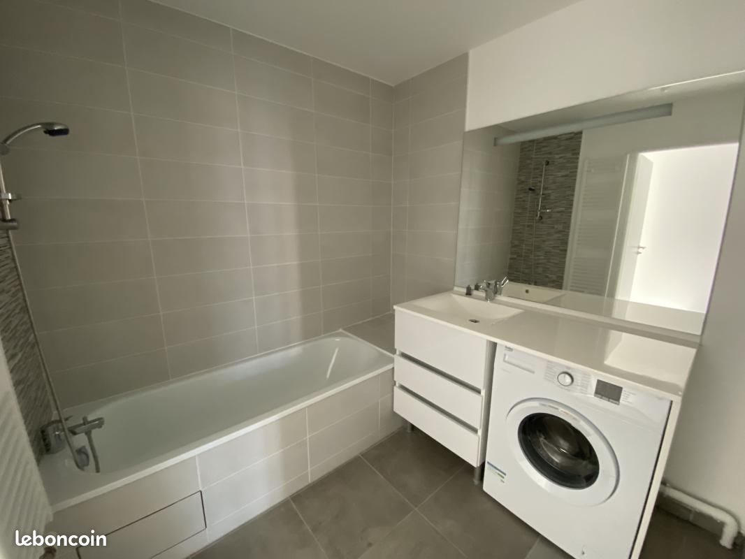 Appartement à louer, 70m², Montrabé