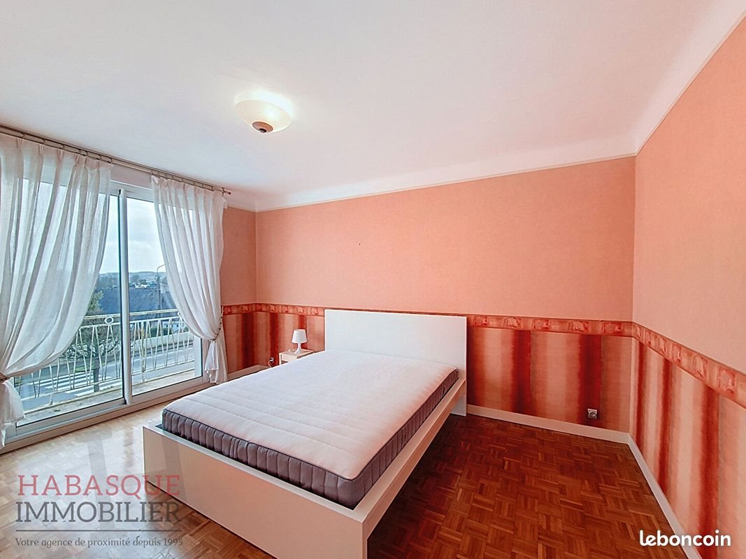 Appartement à louer, 143m², Landerneau