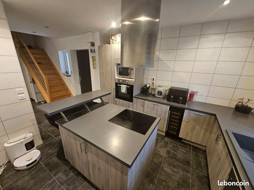 Appartement à louer, 80m², Cravanche