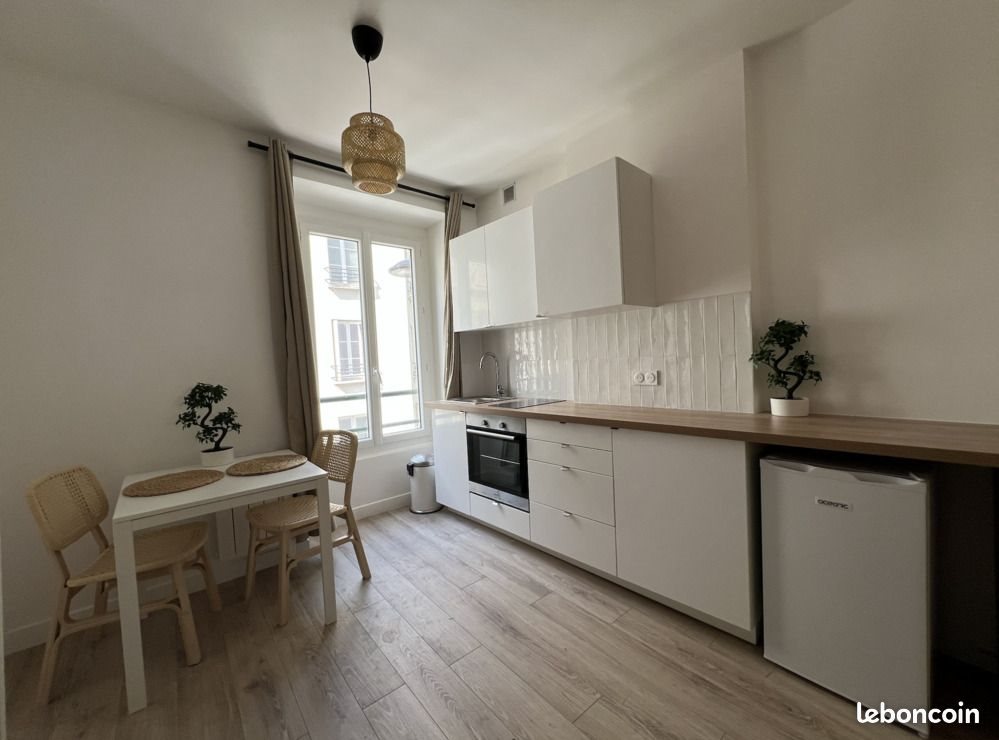 Appartement à louer, 27m², Paris 18ème