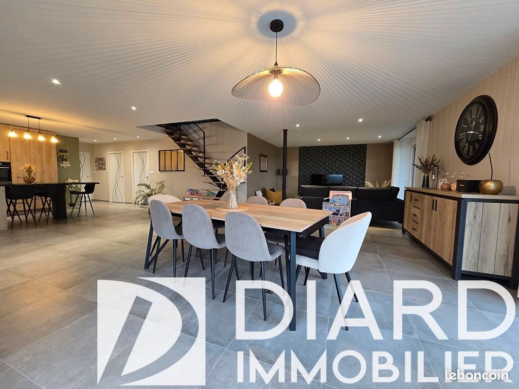 Maison à vendre, 220m², Montreuil-des-Landes