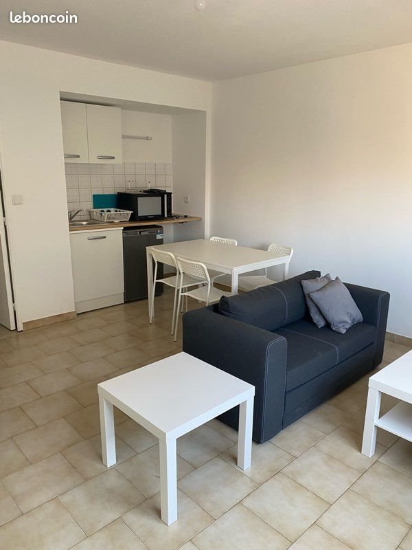 Appartement à louer, 27m², Marseille 6ème