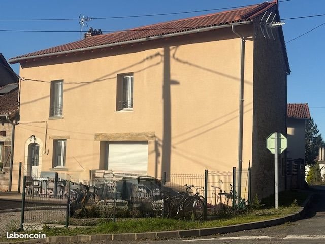 Maison à louer, 10m², Châlus
