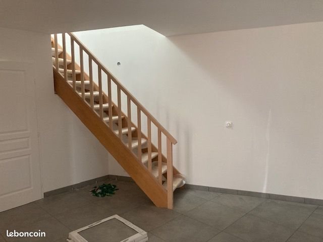 Maison à louer, 10m², Châlus