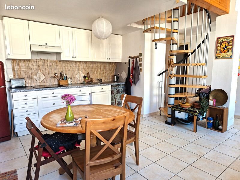 Appartement à louer, 76m², Saint-Martin-de-Londres