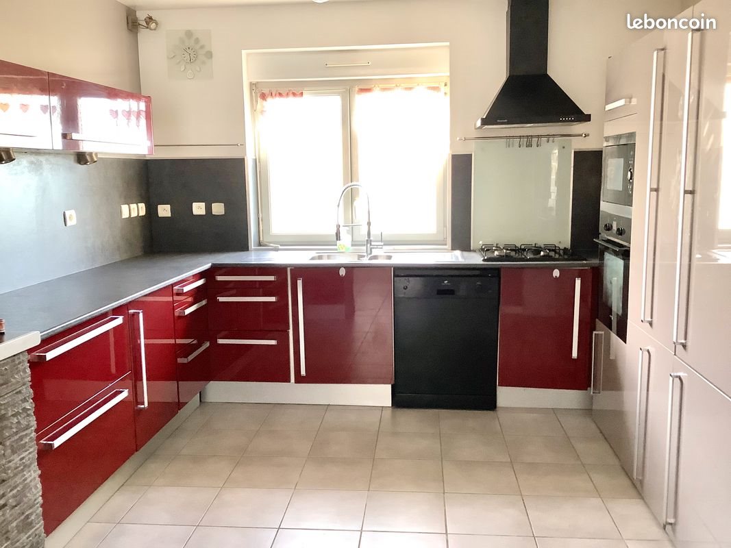 Maison à louer, 120m², Lanvéoc
