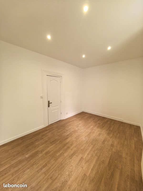 Maison à louer, 827m², Marolles-en-Brie