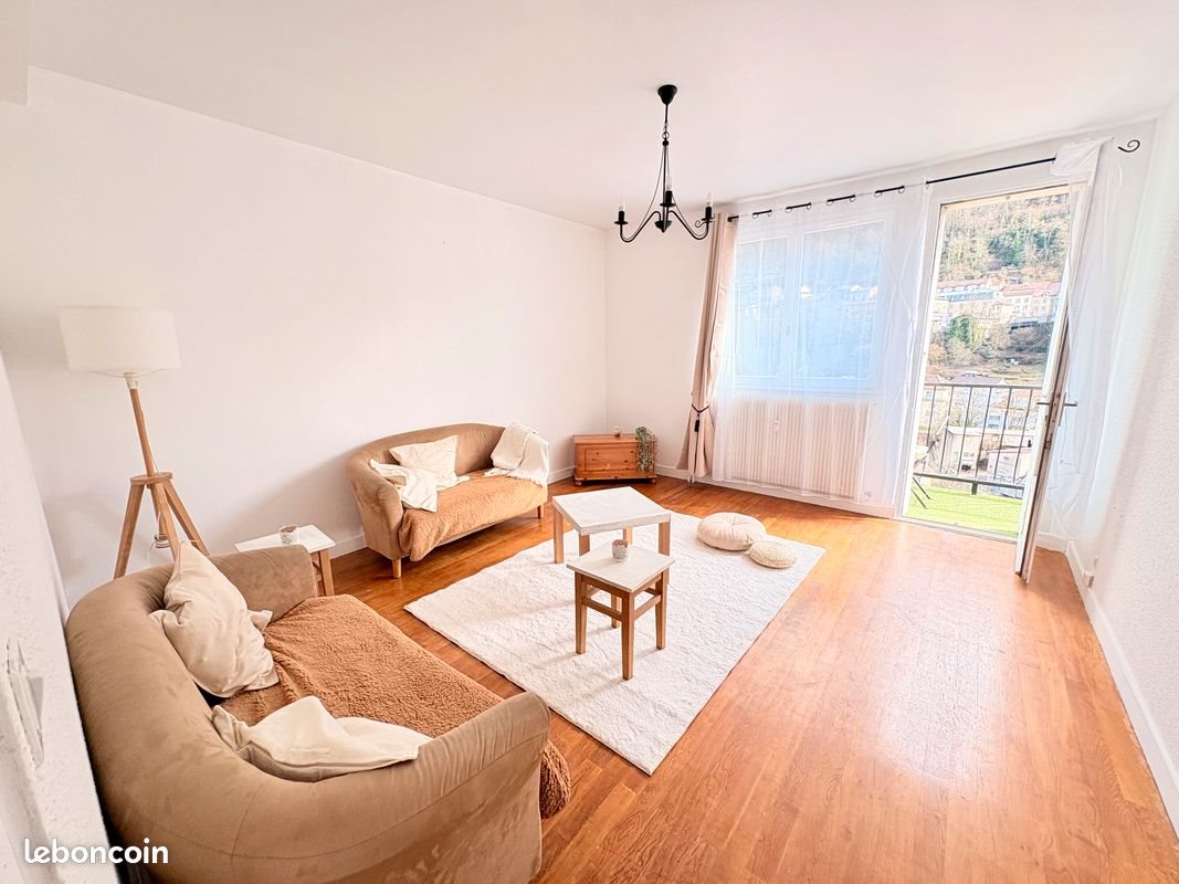 Appartement à louer, 70m², Saint-Claude