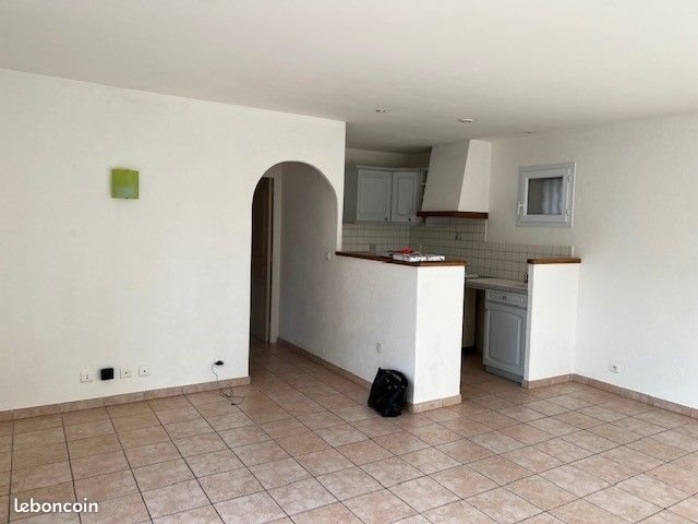 Maison à louer, 49m², Tourves